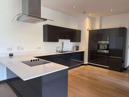 Korda House, Denham Film Studios, Denham Green, UB9 - Photo 5