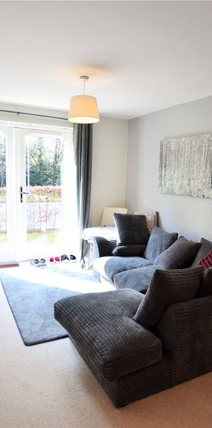 Hampden Crescent, Bracknell Hampden Crescent, Bracknell - Photo 1