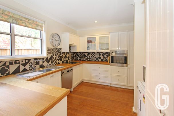 2/3 Hillview Crescent, The Hill NSW 2300 - Photo 1