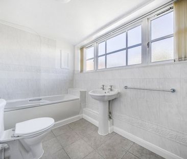 Fleming Way, Exeter, Devon, EX2 - Photo 3