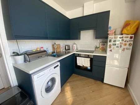 2 bedroom flat to rent - Photo 5