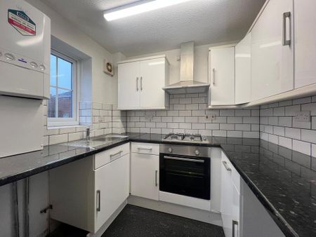 3 bedroom flat to rent - Photo 5