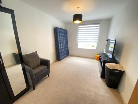 Ovaltine Drive, KINGS LANGLEY - Photo 2