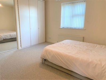 2 bedroom semi-detached house to rent - Photo 3