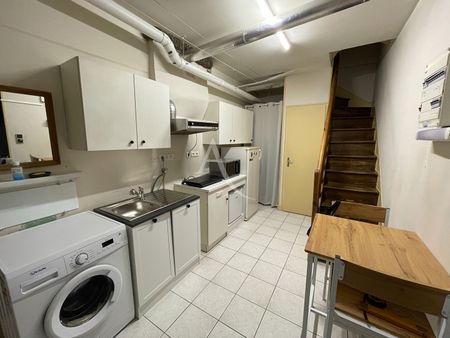 Location Appartement 2 pièces 35m² FONTENAY LE COMTE 85200 - Photo 3