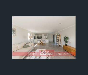 Trendy Coastal Living in Beachside Waikiki - Photo 3