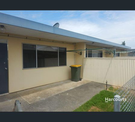 4/91B Bass Highway, Somerset, Tas 7322 - Photo 1
