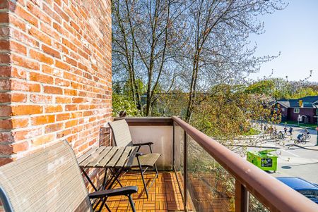 SPACIOUS CORNER SUITE AT STANFORD COURT - TRULY A RARE FIND - Photo 3