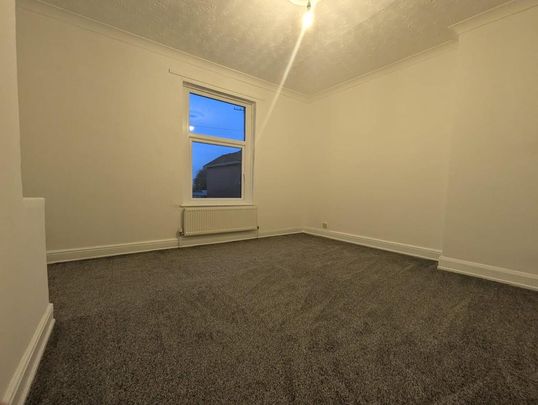 2 bedroom end of terrace house to rent - Photo 1