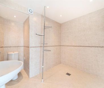 4 bedroom semi-detached house to rent - Photo 4