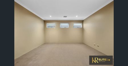 PREMIUM FAMILY LIVING IN THE HEART OF CANNING VALE - Photo 4