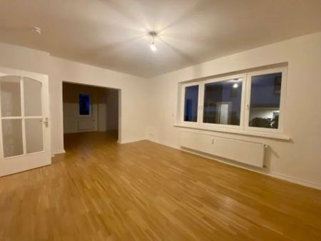 Renovierte 3-Zimmer Wohnung zwischen Jenischpark und Elbe! - Photo 2