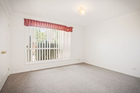 Modern & Comfortable 3-Bedroom Townhouse in Green Valley! - Photo 3