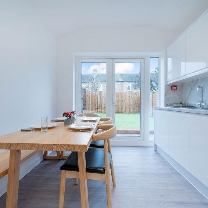 1 bedroom in a house share to rent - Photo 1