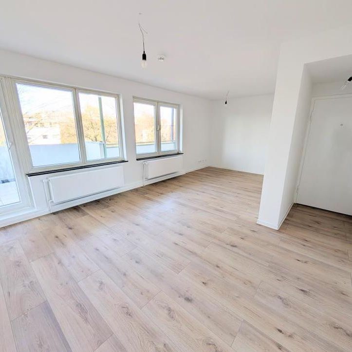 **Frisch renoviert: +neuer Laminat +weiße Wände +neues Tageslichtbad +2 Balkone** - Foto 1