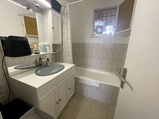 A LOUER Appartement Sausset-les-pins 2 pièce(s) 37 m2, bord de mer, résidence sécurisée, une terrasse, - Photo 1