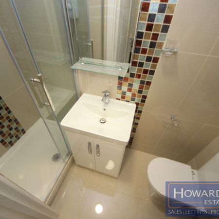 De Havilland Road, Edgware, HA8 - Photo 4