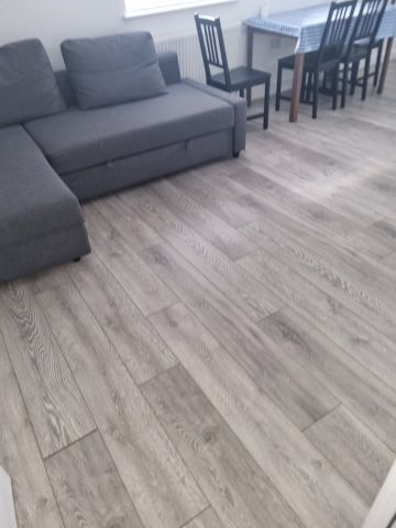 3 Bed Flat, London, E14 - Photo 2