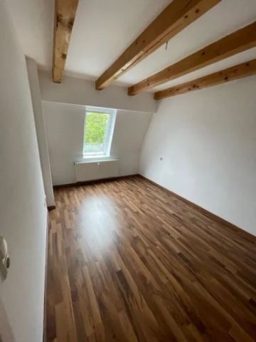 Außergewöhnliche-Dachgeschoß-Maisonette-Wohnung mit Kamin ab August 2024 zu mieten - Photo 2