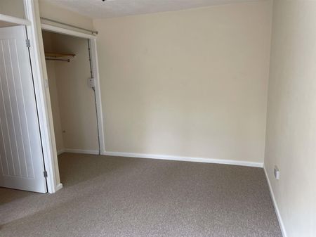 Saxby Close, Worle, Weston Super Mare - Photo 3