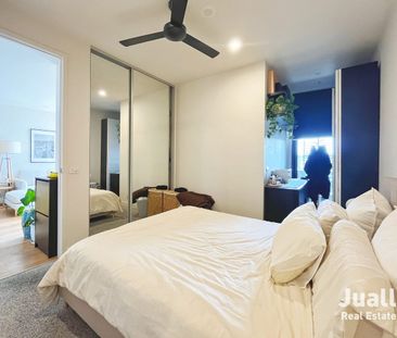 Modern 2-Bedroom Apartment in the Heart of Hawthorn East - Photo 4