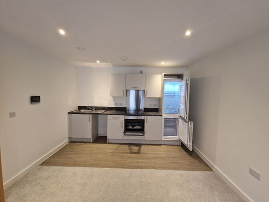 2 Bed Flat, Ordsall Lane, M5 - Photo 1