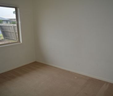 1 Balonne Drive, Glenvale - Photo 2