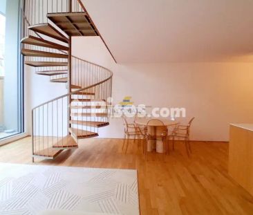 Dúplex en alquiler en Calle de Javier Ferrero - Photo 3