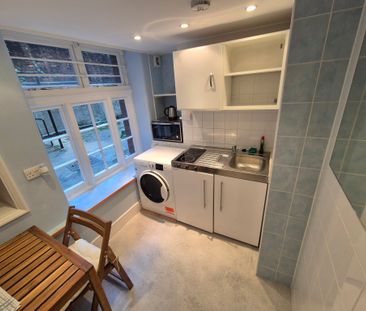 Private Mansion Block, Freshly Redecorated Compact to Rent in Centr... - Photo 1
