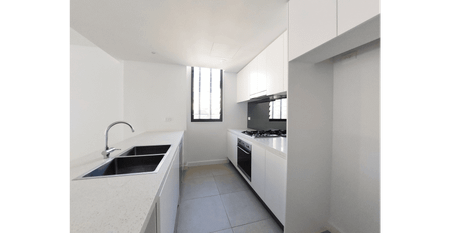 Modern 3-Bedroom Plus Study Apartment - Photo 4