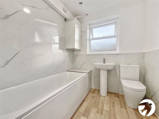 2 bedroom bungalow to rent - Photo 1