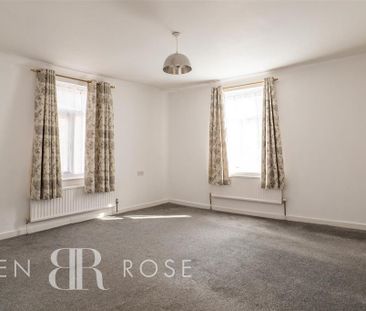 2 bedroom end of terrace house to rent - Photo 4