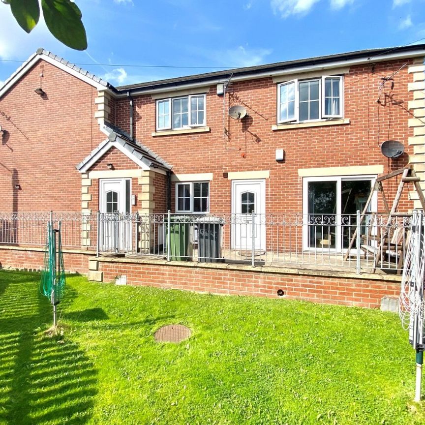 Lumb Lane, Roberttown, Liversedge, WF15 - Photo 1