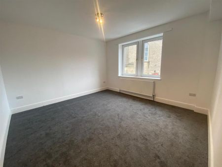 4 bedroom apartment to rent - Photo 5