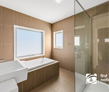 Stylish Two-Storey Living Minutes from Melbourne CBD - Photo 5