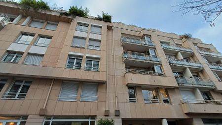 location Appartement T2 DE 49.36m² À PARIS 11 - Photo 5