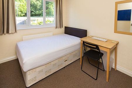 70, Newland Park Drive - Photo 3