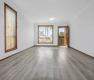 Charming, Spacious and Conveniently Located Townhouse For Lease - Photo 2
