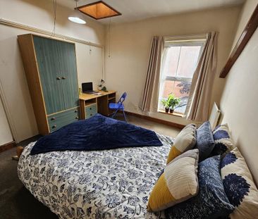 1 bedroom in a house share to rent - Photo 6