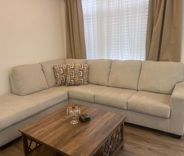 For Lease - 5 Antrin Street, Vaughan, Ontario - Photo 2