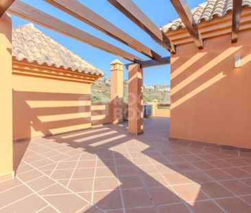 South-facing townhouse with sea views, private garden and rooftop s... - Foto 6