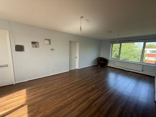 3 bedroom flat to rent - Photo 1