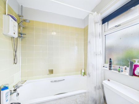 3 bedroom terraced house to rent - Photo 4