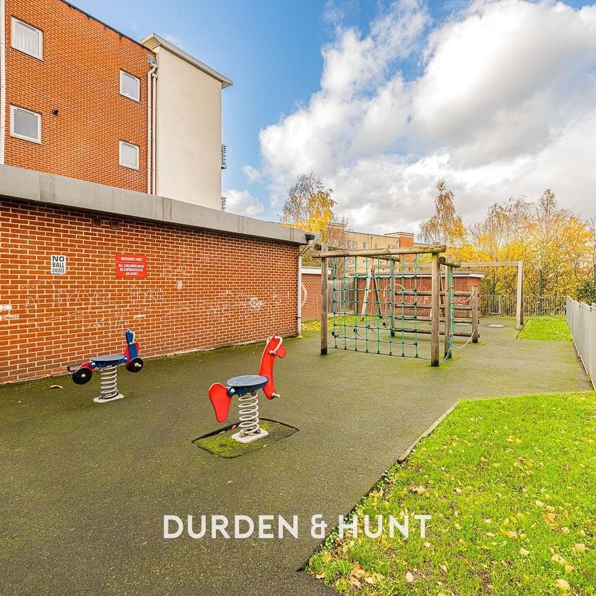 Cannock Court, Hawker Place, Walthamstow - Photo 1
