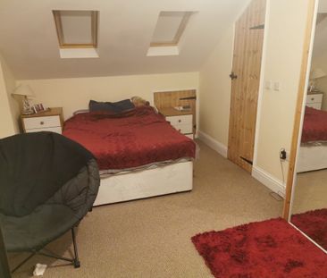 5 bedroom house, 1 en-suite - Photo 2