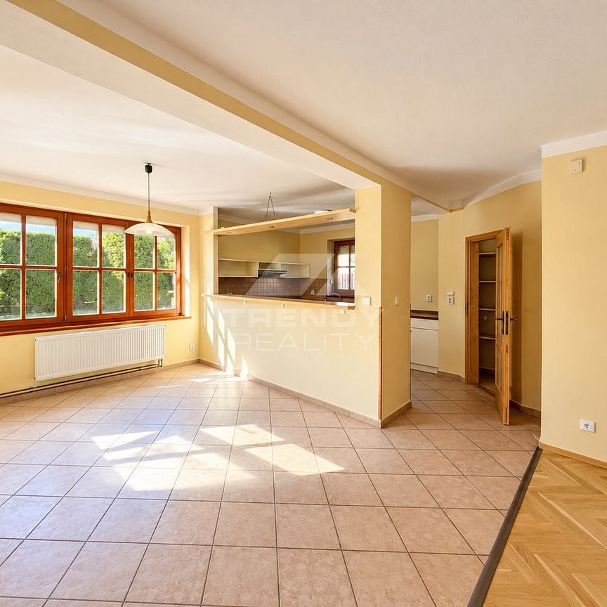 Pronájem domu 250 m² s pozemkem 445 m² - Photo 1