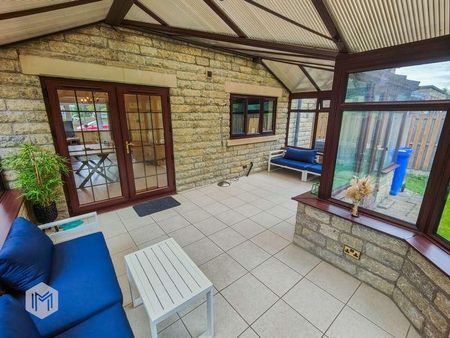 Godmond Hall Drive, Boothtown, Worsley, Manchester, M28 - Photo 2