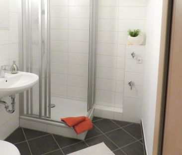 Möblierte Singlewohnung mit Dusche - Photo 1