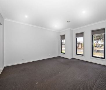 5 Milla Belle Place, Brookfield - Photo 2