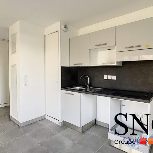 T3 AVEC JARDIN, TERRASSE ET 2 PARKINGS - Photo 1